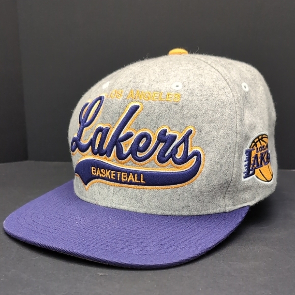 Mitchell & Ness Hardwood Classics Los Angeles Lakers Basketball Hat . - Picture 1 of 10